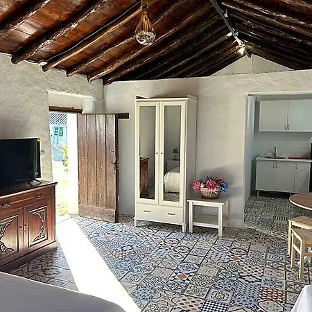 Santa Teresa, Casa Granada